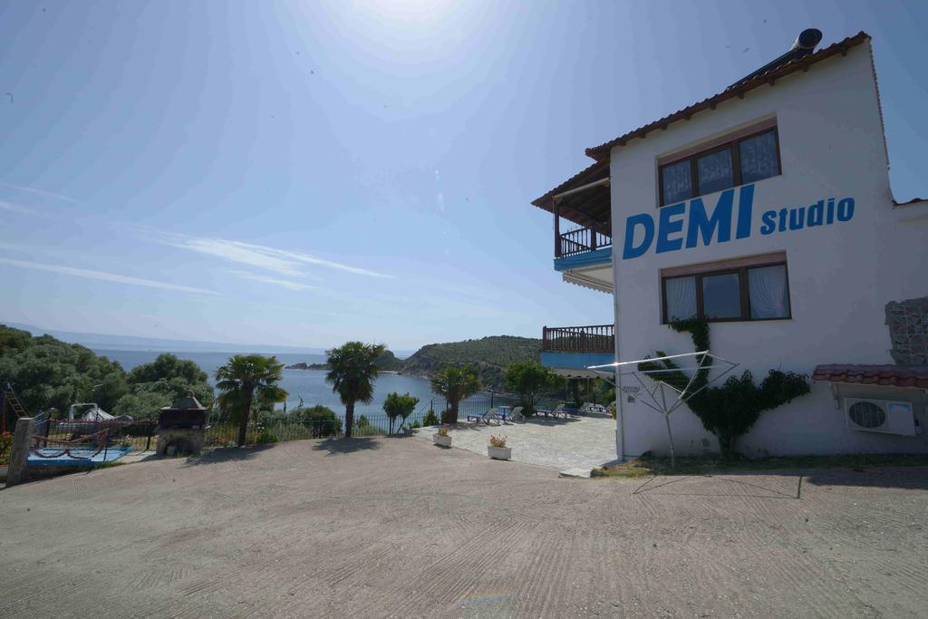Demi Studios Amoliani Exterior foto